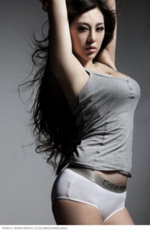 亚洲最新精品每日一更新-百度影视电影未删减版