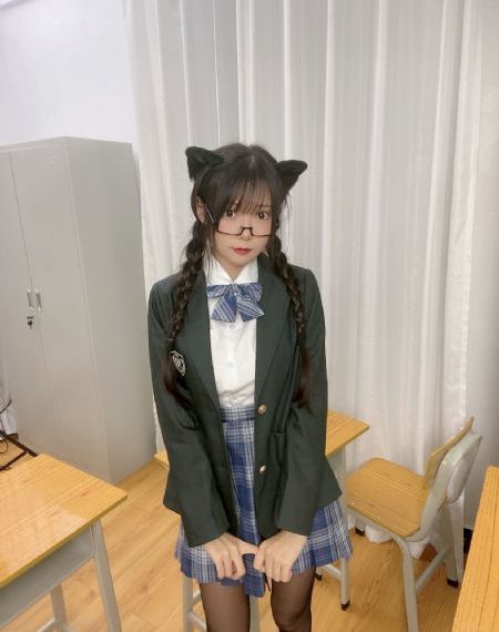 亚州网老鸭窝男人的天堂-西瓜完整在线观看