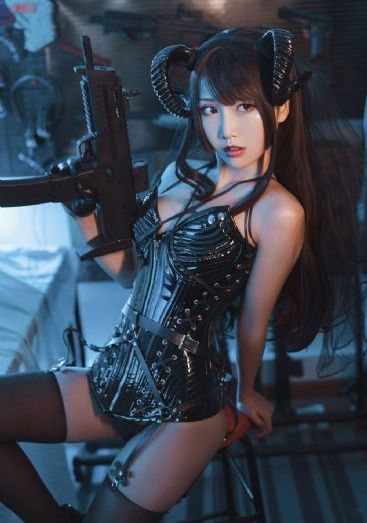 美艳ts调教直男喝尿-百度影音免费国语