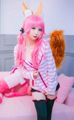 国产美女搞黄-中英字幕国语版完整版